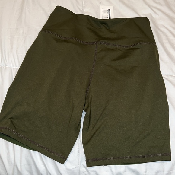 Cool Run shorts size small - Picture 3 of 4